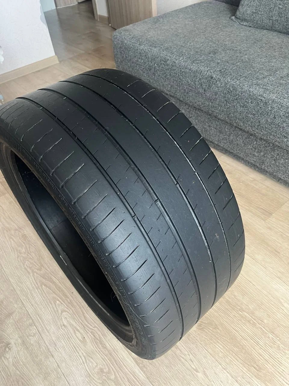 Michelin Super Pilot Sport 245/40 R19 и 275/35 R19 - миниатюра 2