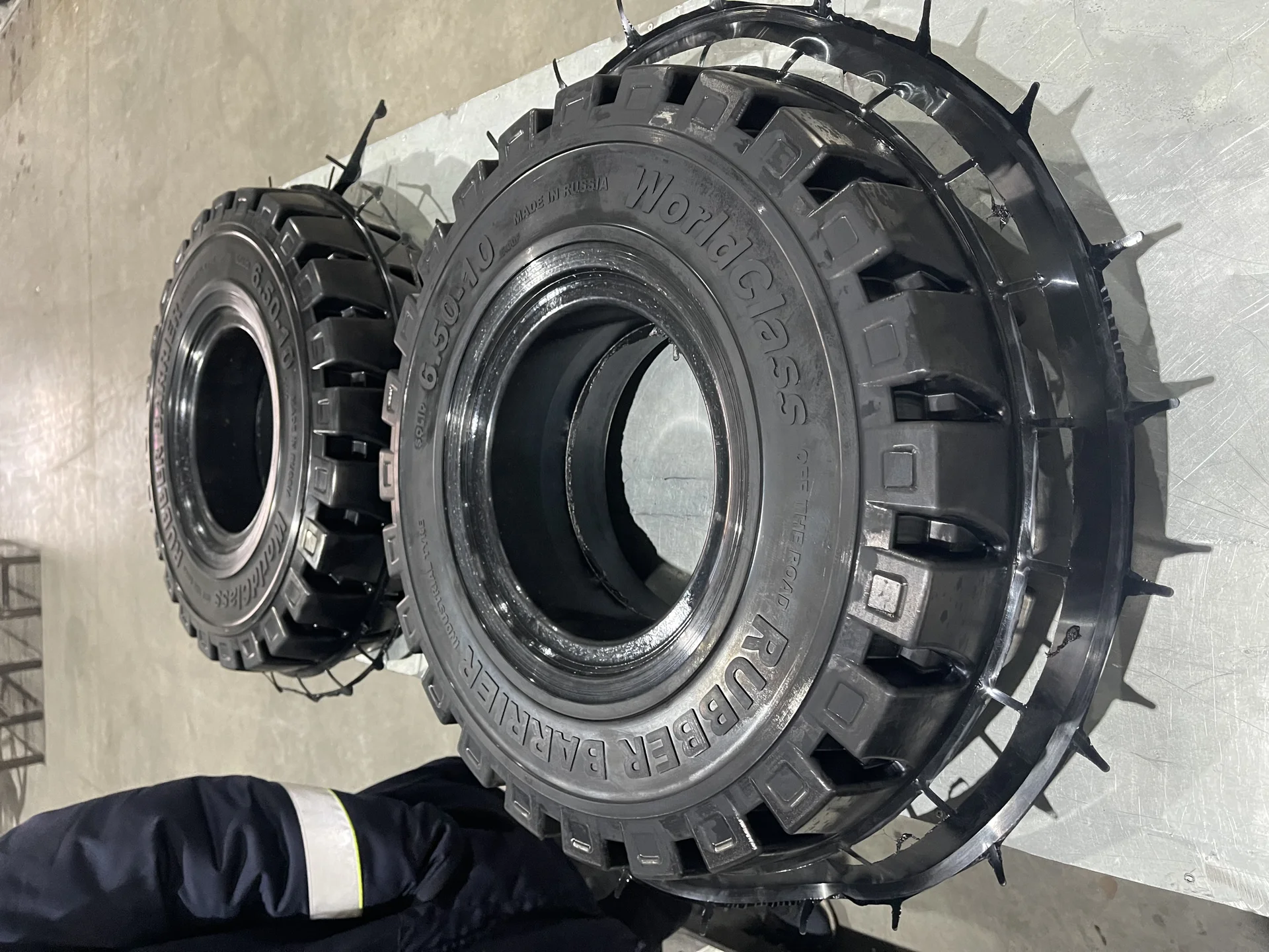 Шины для погрузчика 5.00-8 Rubber Barrier - миниатюра 3