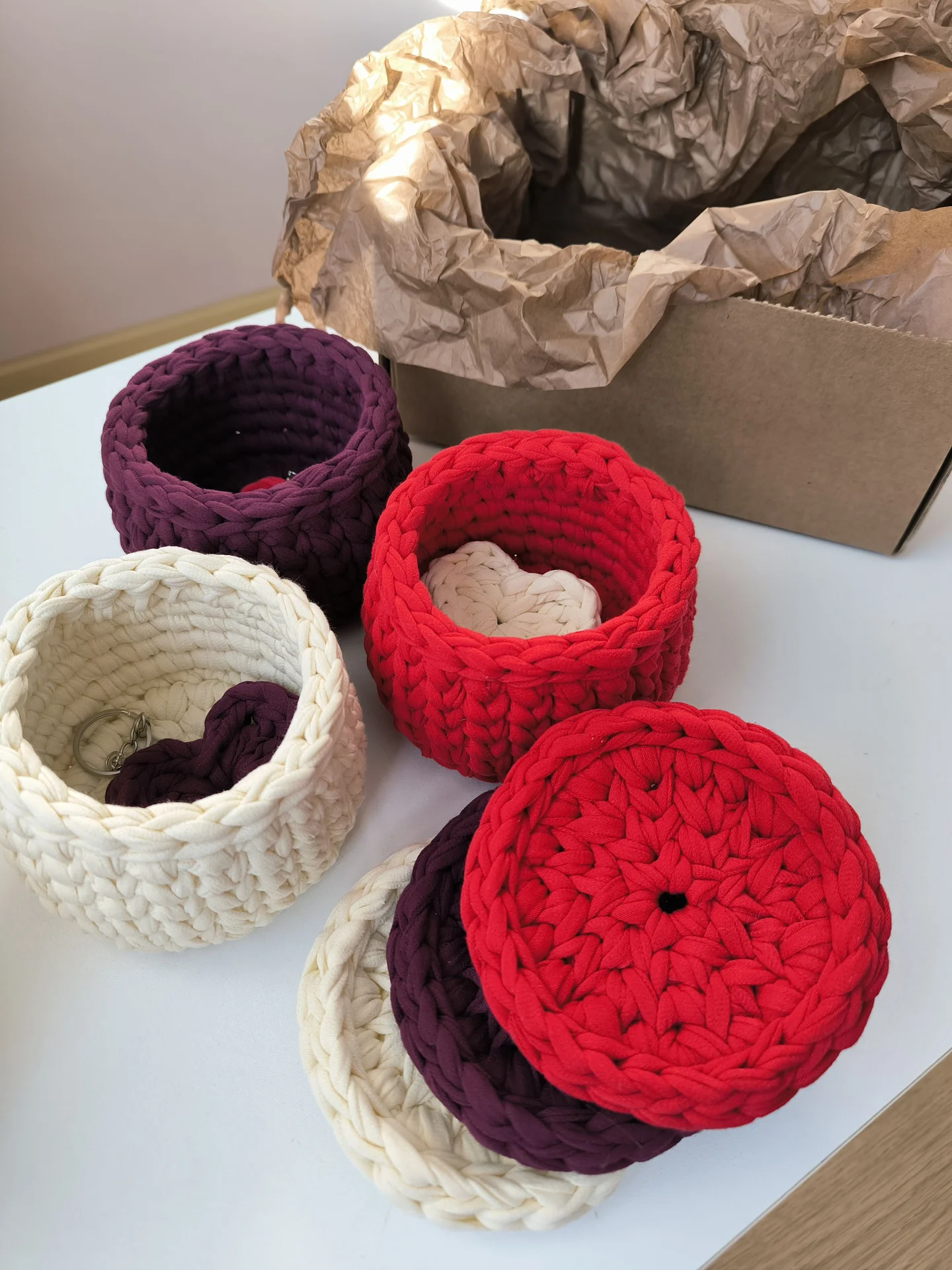 Корзинка из трикотажной пряжи - миниатюра 3