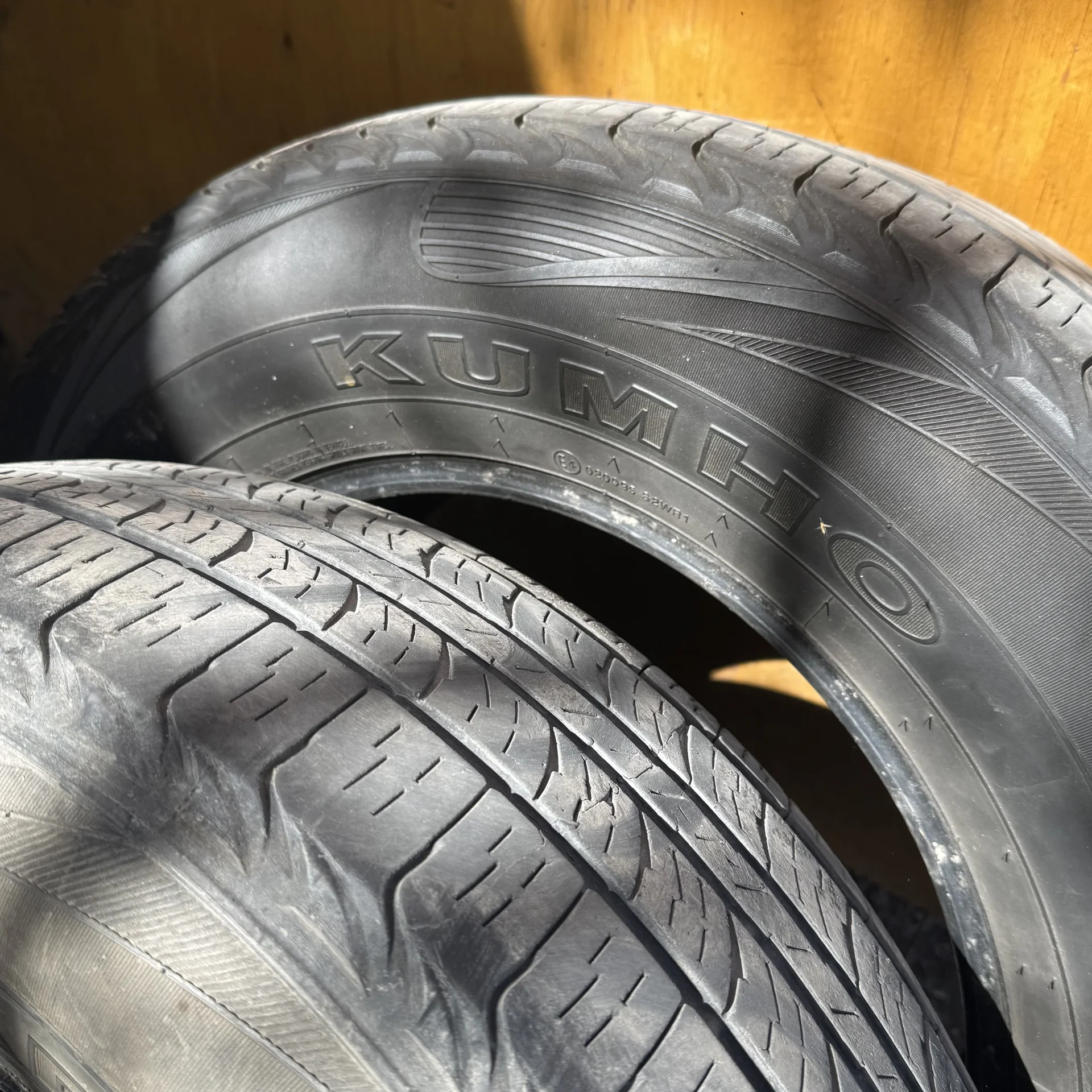 Резина Kumho 265/65 R17 - изображение 1