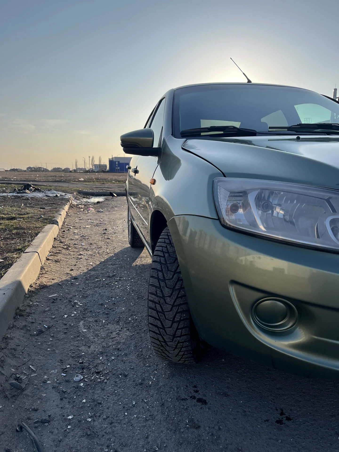Автомобиль LADA GRANTA 2013 - миниатюра 3