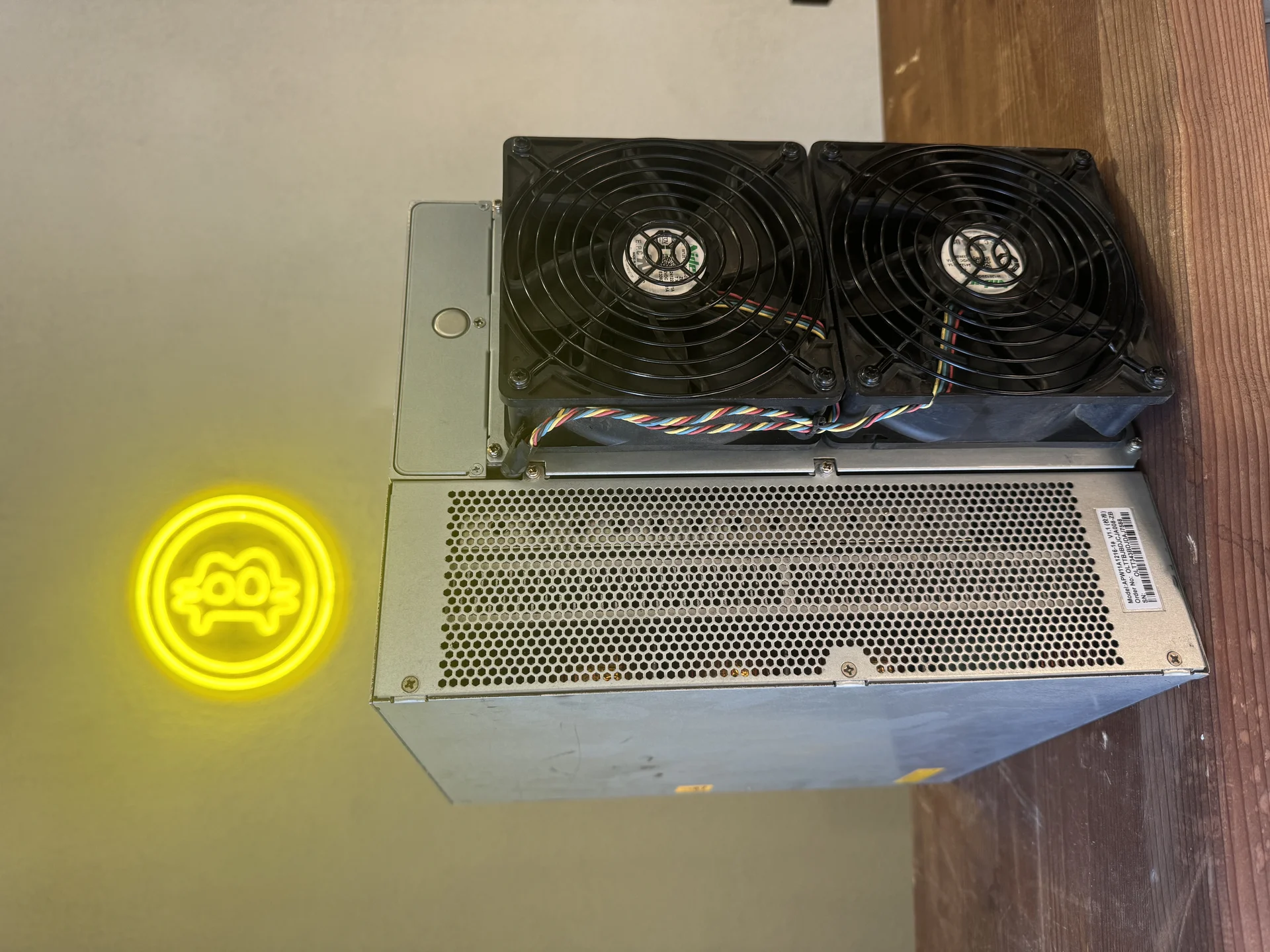 Antminer t21 190t - миниатюра 2