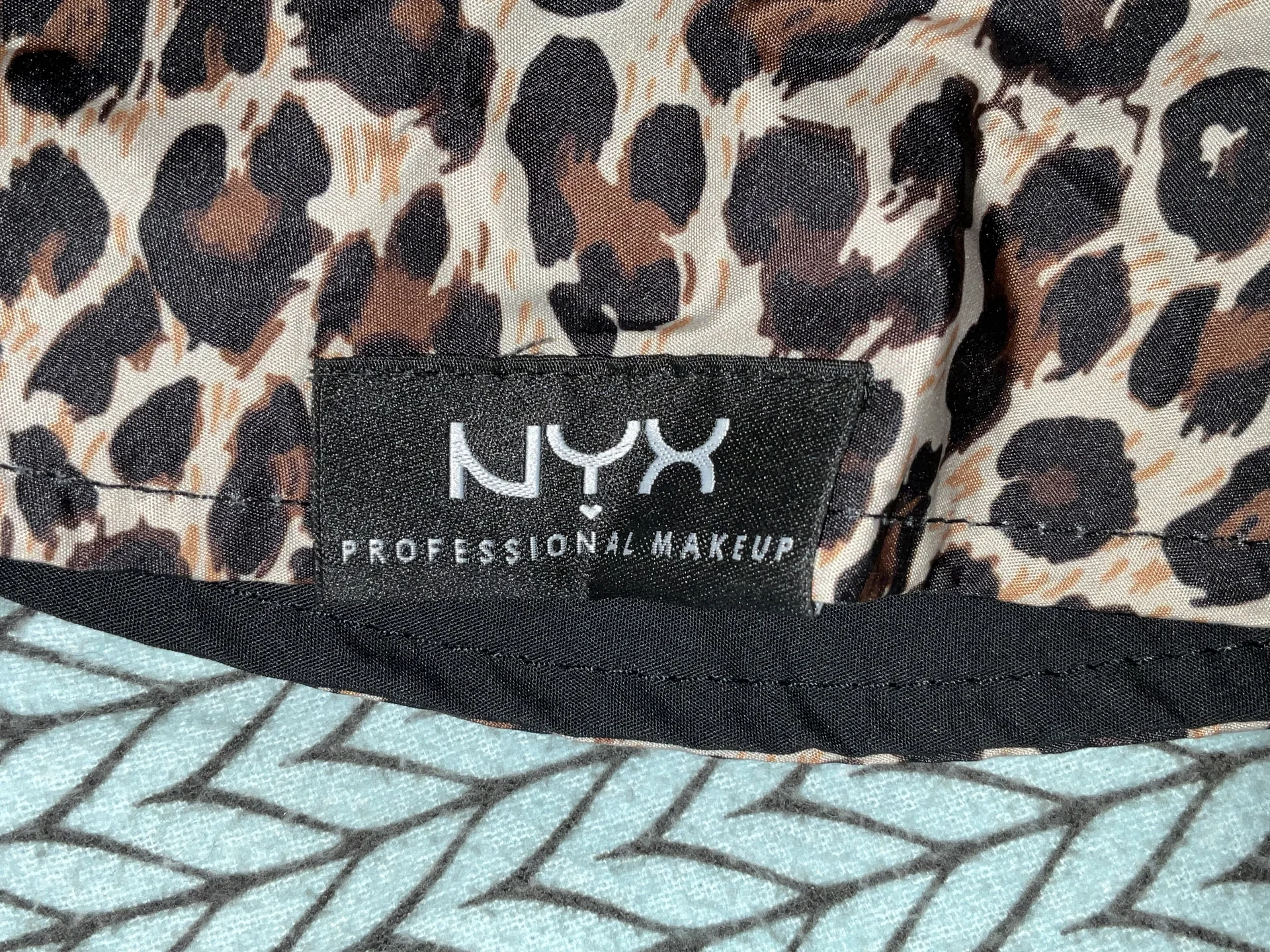 Панама двухсторонняя леопардовая NYX - миниатюра 2