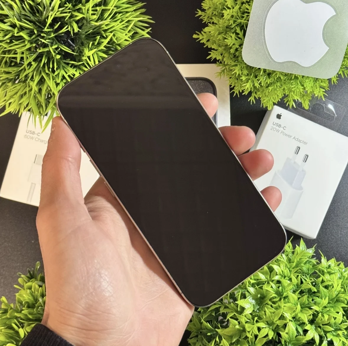 iPhone 16 Pro 256gb - миниатюра 2