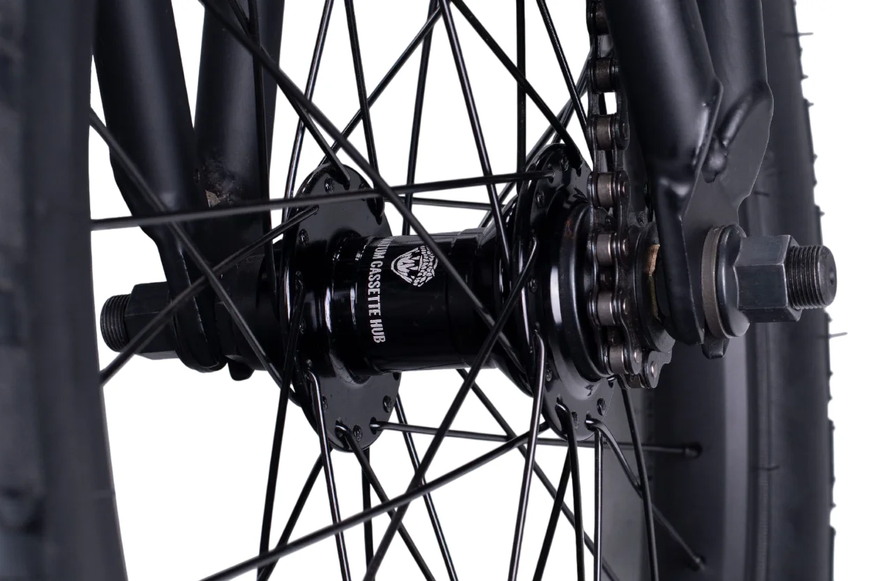 BMX Велосипед KARMA Ultimatum 2021 Черный (20,6") - миниатюра 2