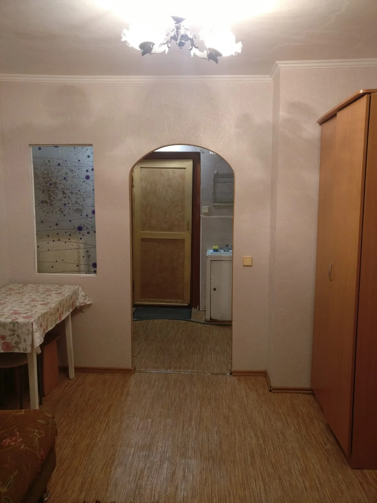 Сдаю гостинку на Королева 10 - миниатюра 3
