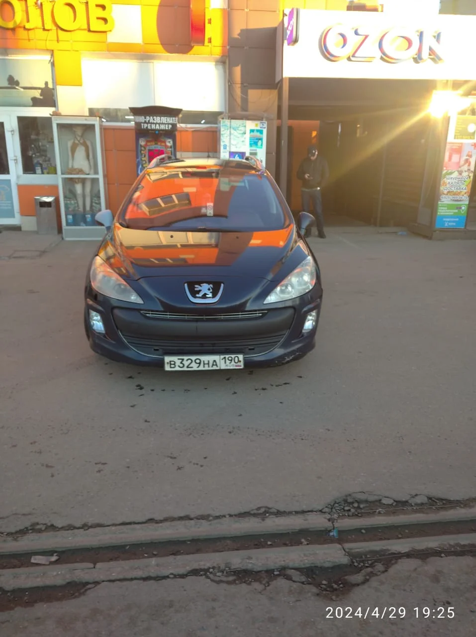 Peugeot 308sw 2010  •  Универсал 5 дв. I  •  120 л.с. (1.6 MT)