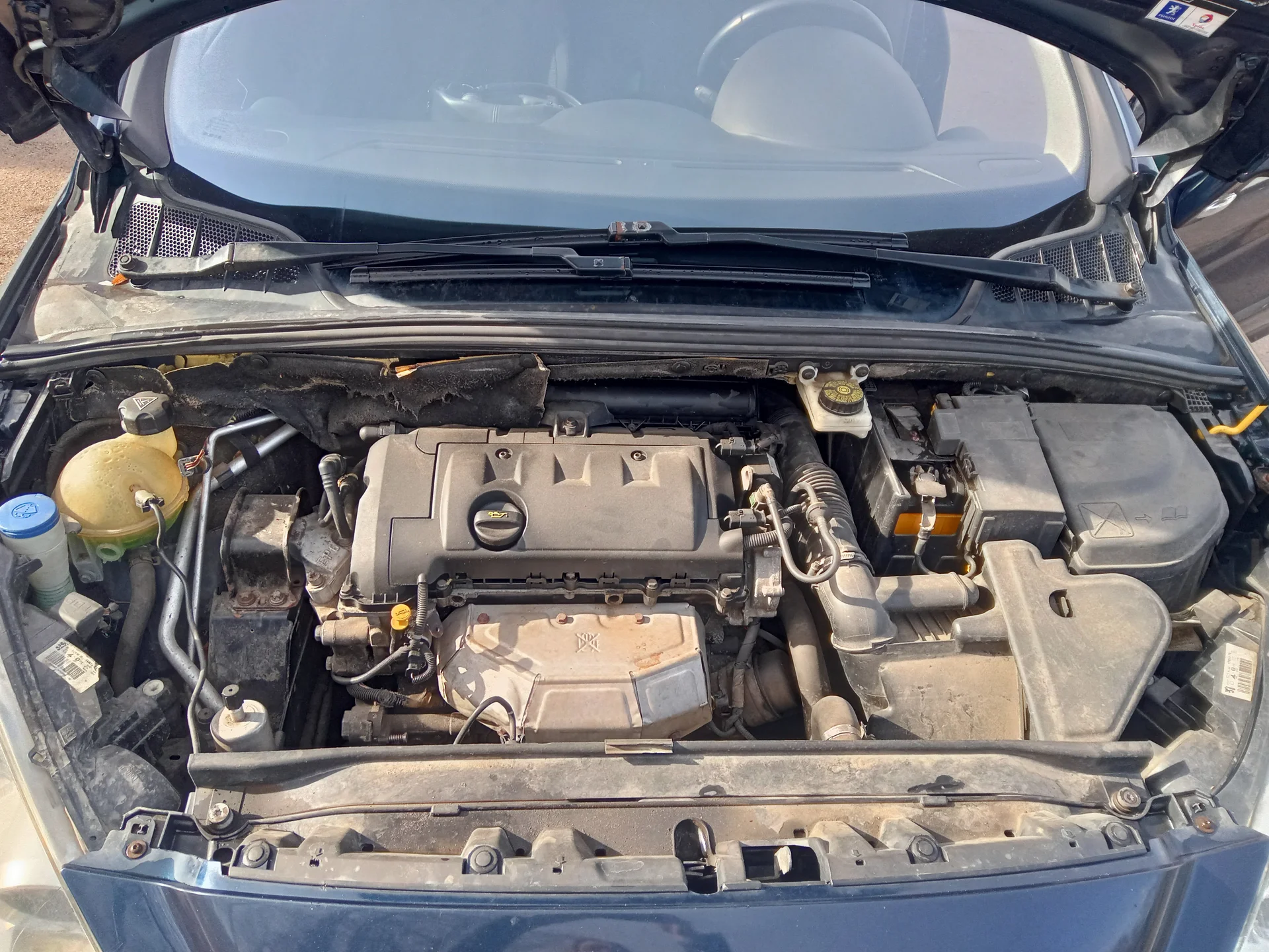 Peugeot 308sw 2010  •  Универсал 5 дв. I  •  120 л.с. (1.6 MT) - миниатюра 15