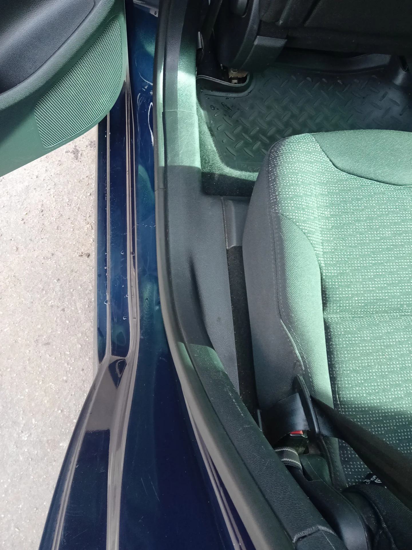 Peugeot 308sw 2010  •  Универсал 5 дв. I  •  120 л.с. (1.6 MT) - миниатюра 12