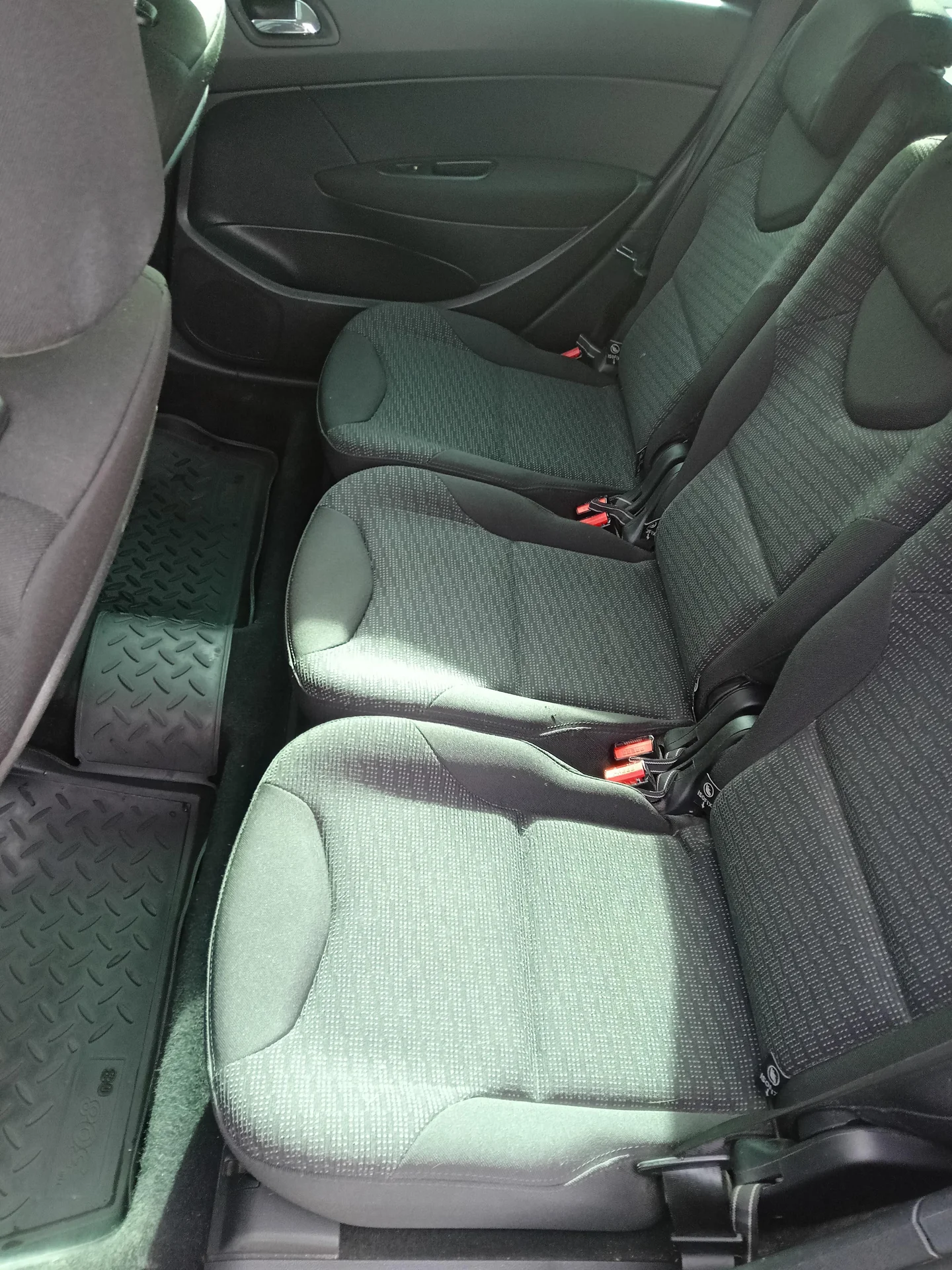 Peugeot 308sw 2010  •  Универсал 5 дв. I  •  120 л.с. (1.6 MT) - миниатюра 9