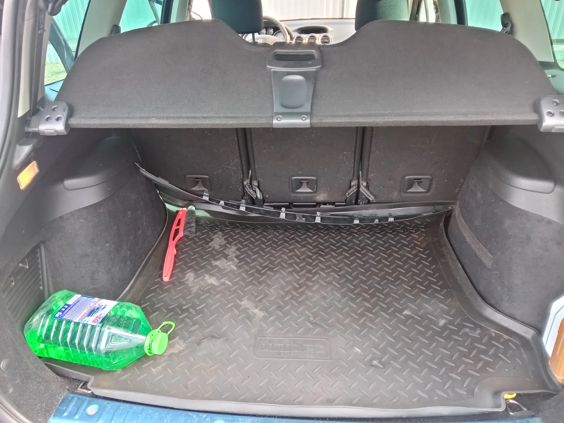 Peugeot 308sw 2010  •  Универсал 5 дв. I  •  120 л.с. (1.6 MT) - миниатюра 14