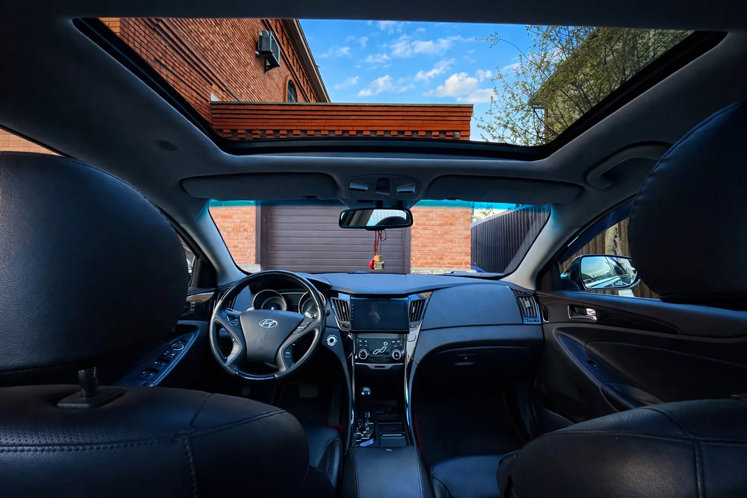 Продам Hyundai Sonata - миниатюра 4