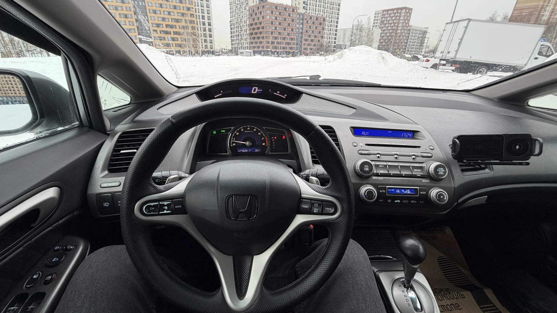 Honda Civic 4D - миниатюра 10