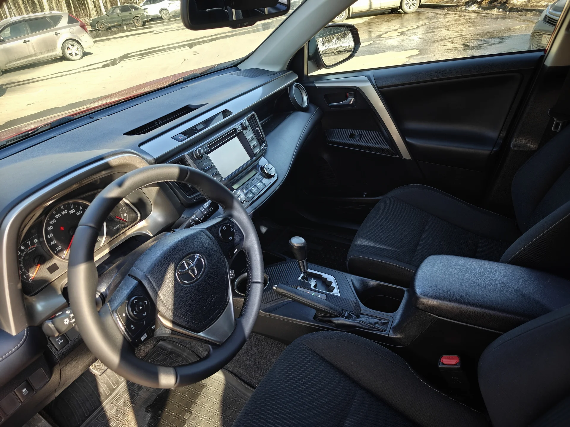 Toyota Rav 4 (2013) - миниатюра 10