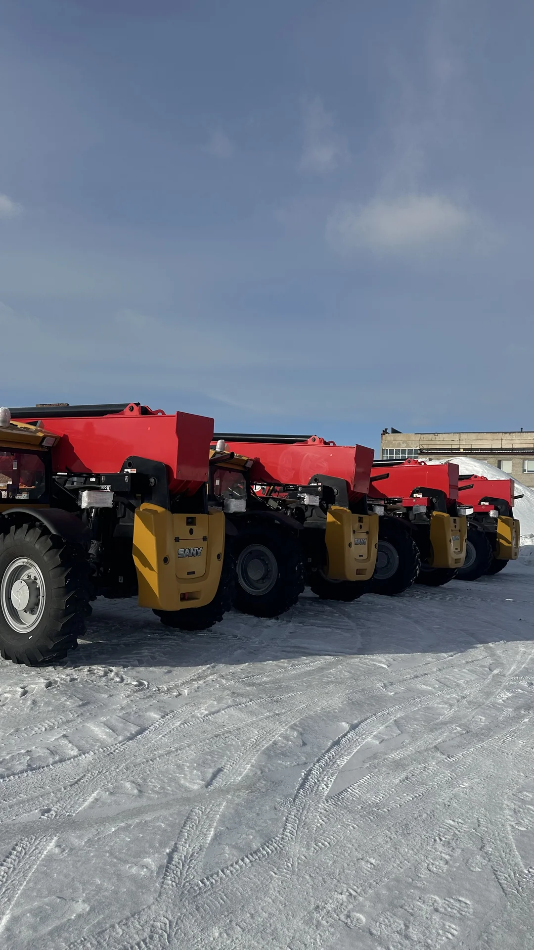 Телескопический погрузчик SANY STH1256A - изображение 1