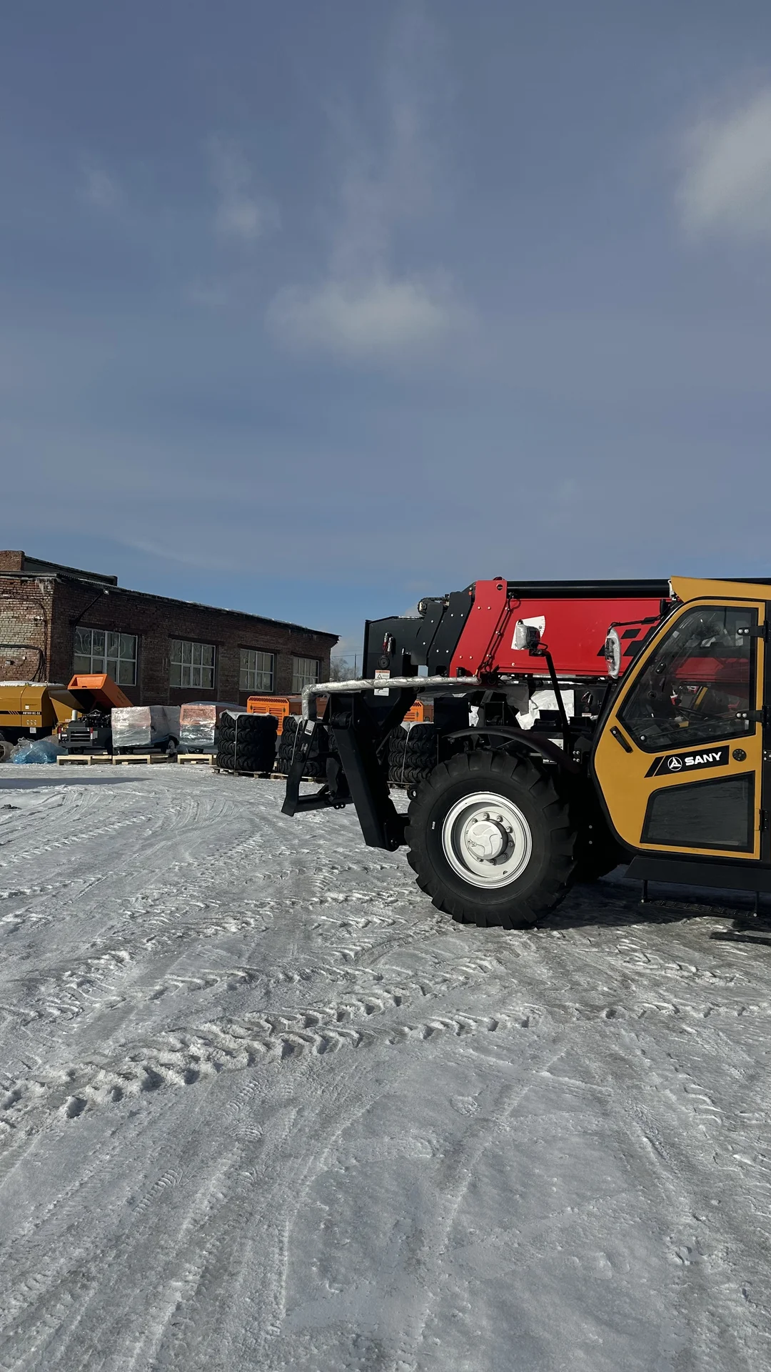 Телескопический погрузчик SANY STH1256A - миниатюра 2
