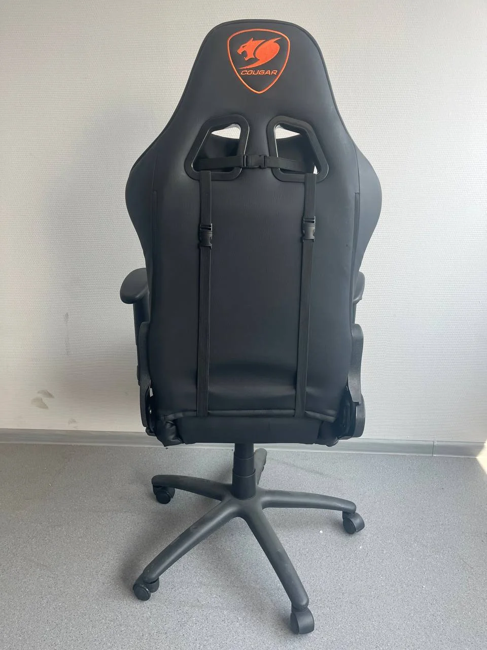 Кресло компьютерное Cougar Armor One Black - миниатюра 2