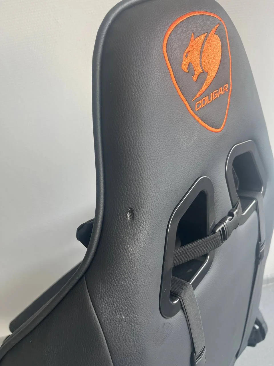 Кресло компьютерное Cougar Armor One Black - миниатюра 4
