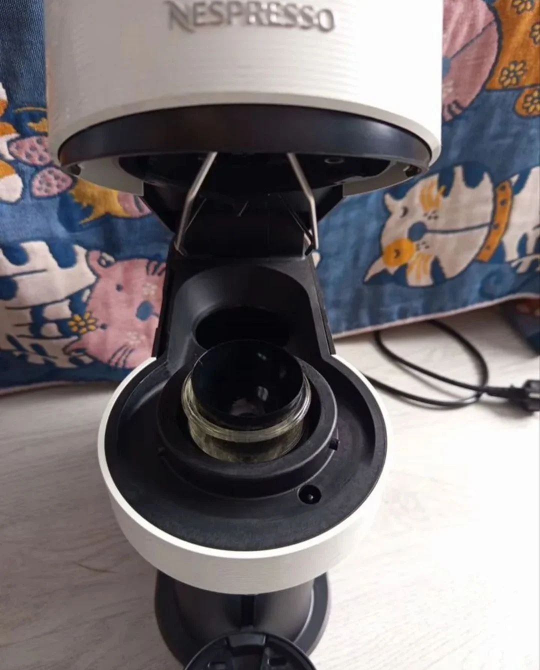 Кофемашина капсульная Nespresso vertuo next GCV1 - миниатюра 3