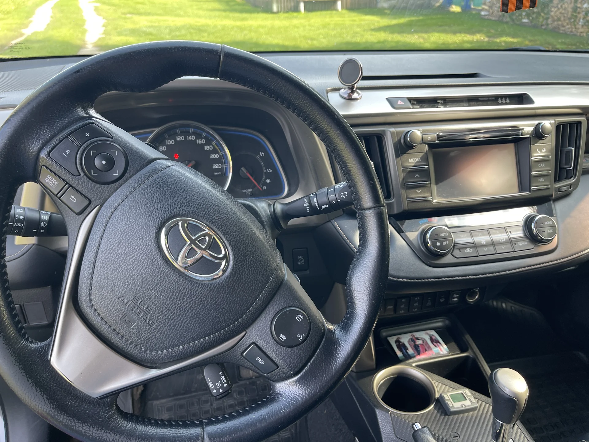 Toyota rav4 - миниатюра 3