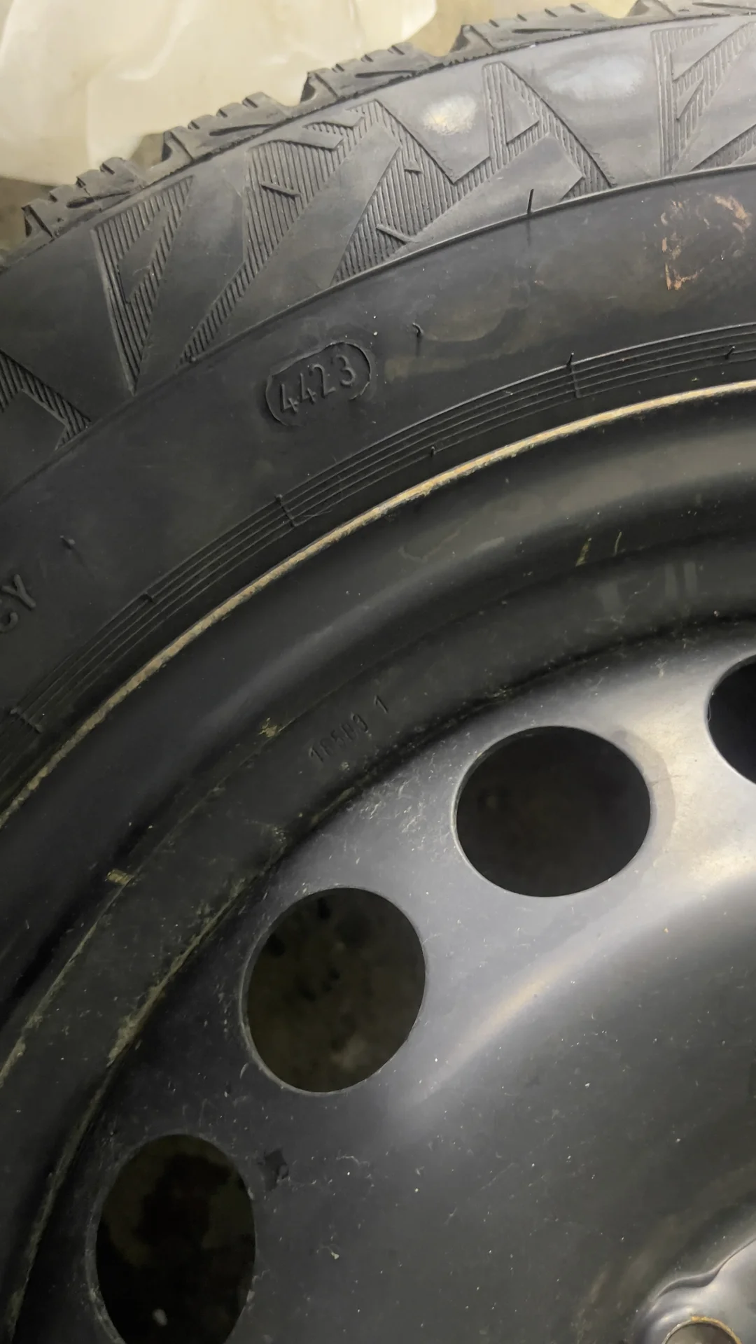Зимняя резина 205/60 R16 - миниатюра 4