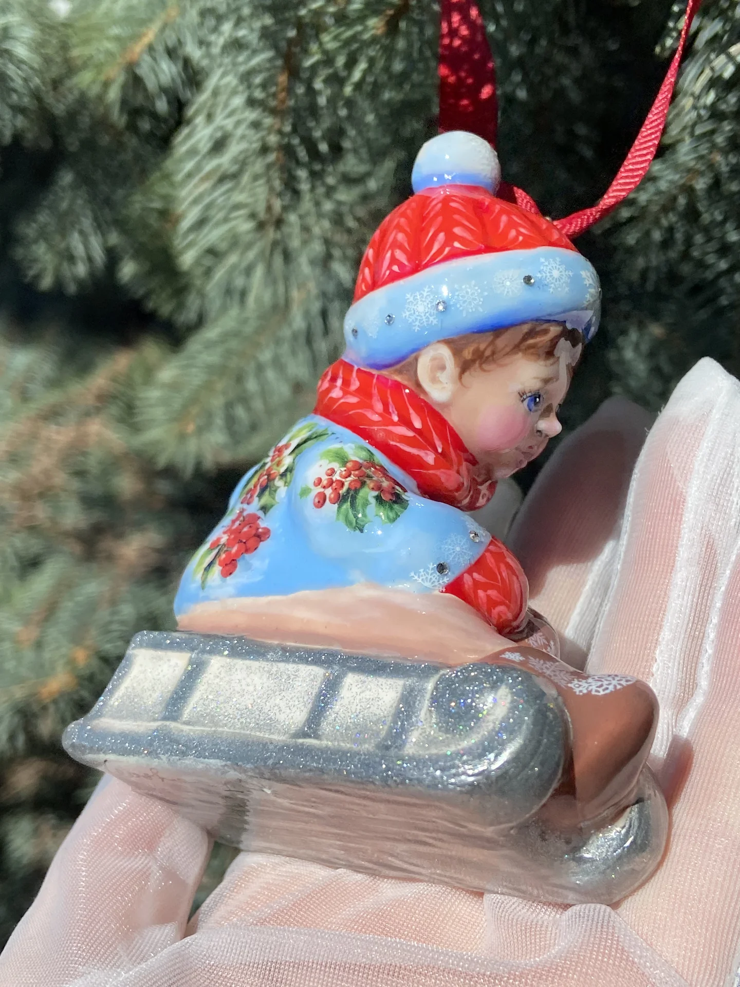 Елочная игрушка ,, Мальчик на санках ,, - миниатюра 5