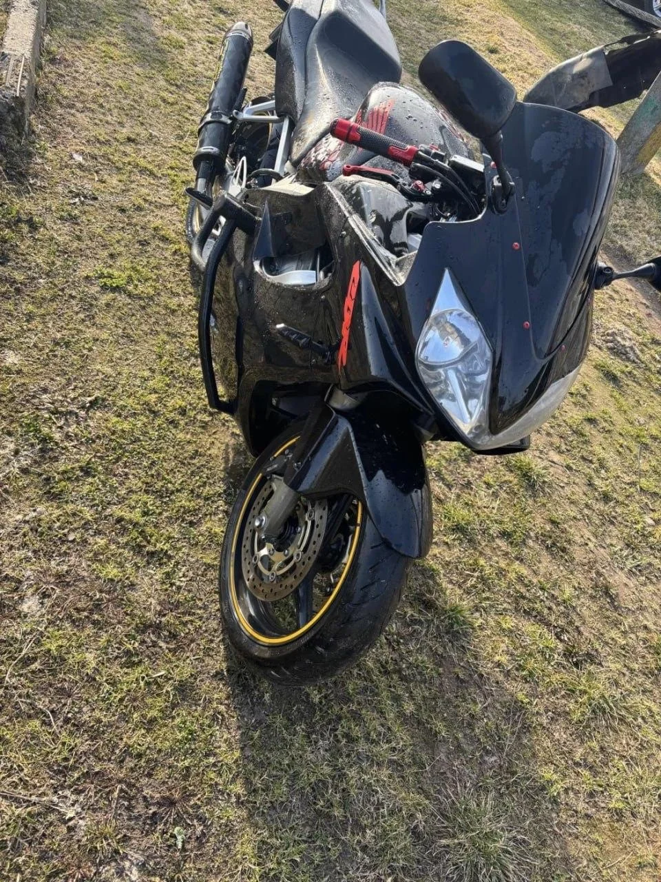 Honda CBR600f4i - миниатюра 2