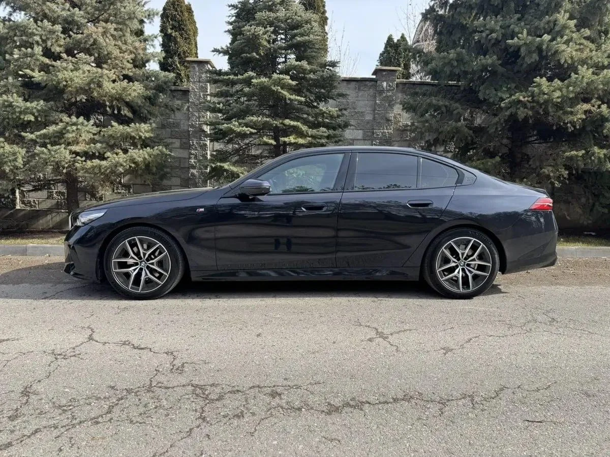 BMW 520i G60 - миниатюра 3