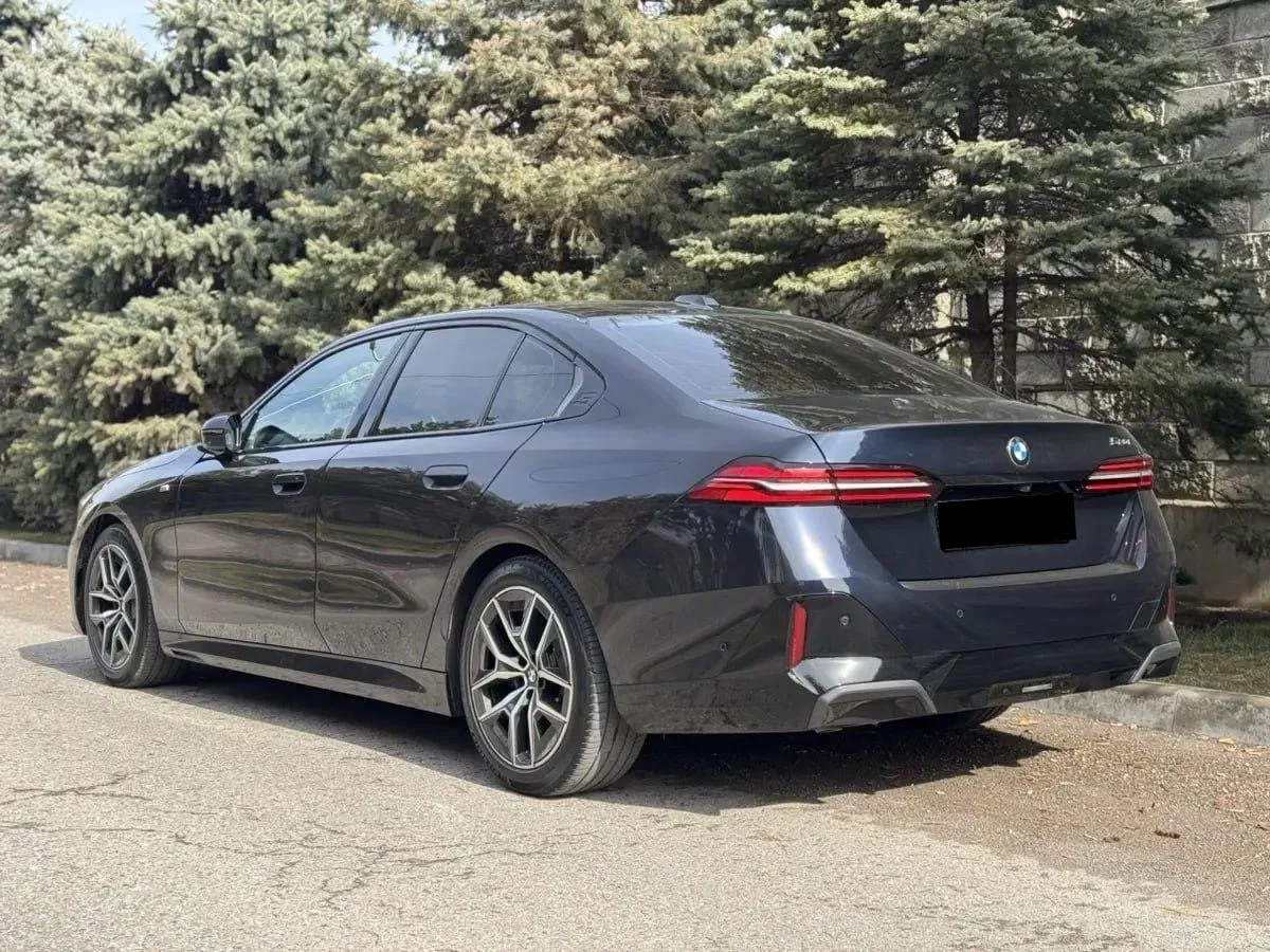 BMW 520i G60 - миниатюра 4