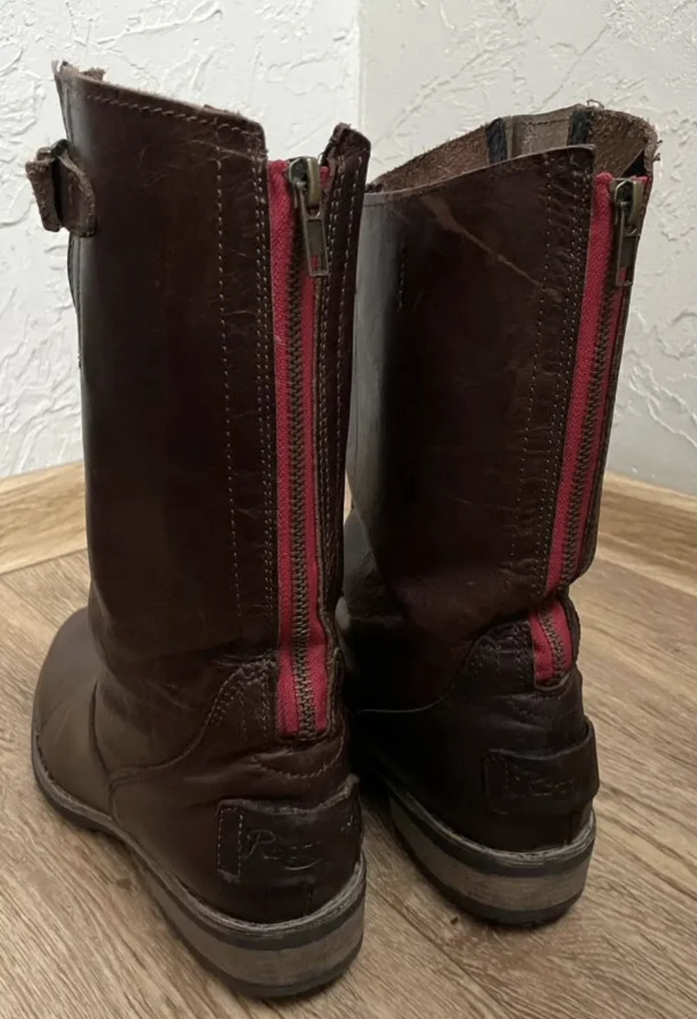 Кожаные сапоги Roxy 37р - миниатюра 8