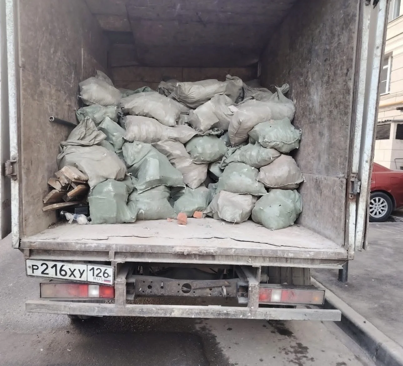 Вывоз мусора контейнером газелью самосвалом - миниатюра 3
