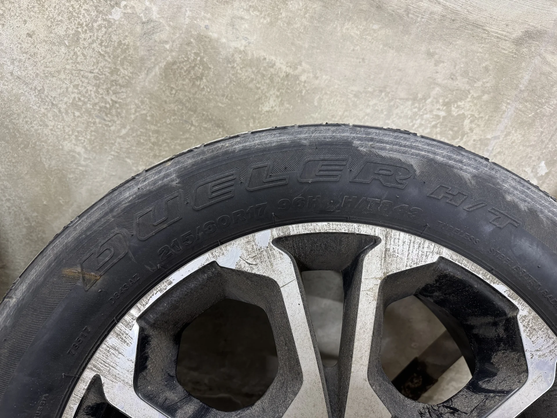 Летняя резина Bridgestone Dueler 215/60 R17 - миниатюра 3