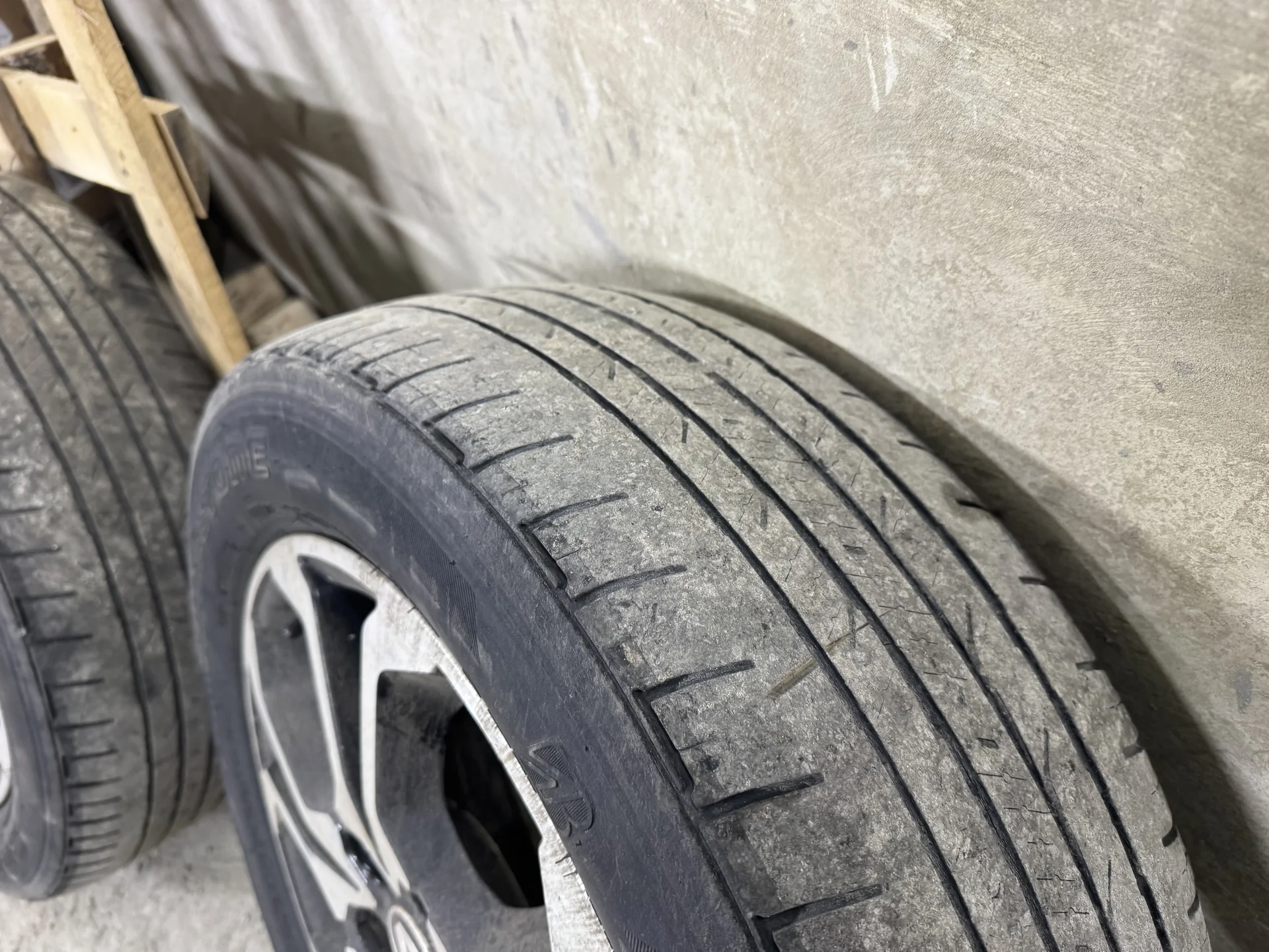 Летняя резина Bridgestone Dueler 215/60 R17 - миниатюра 4