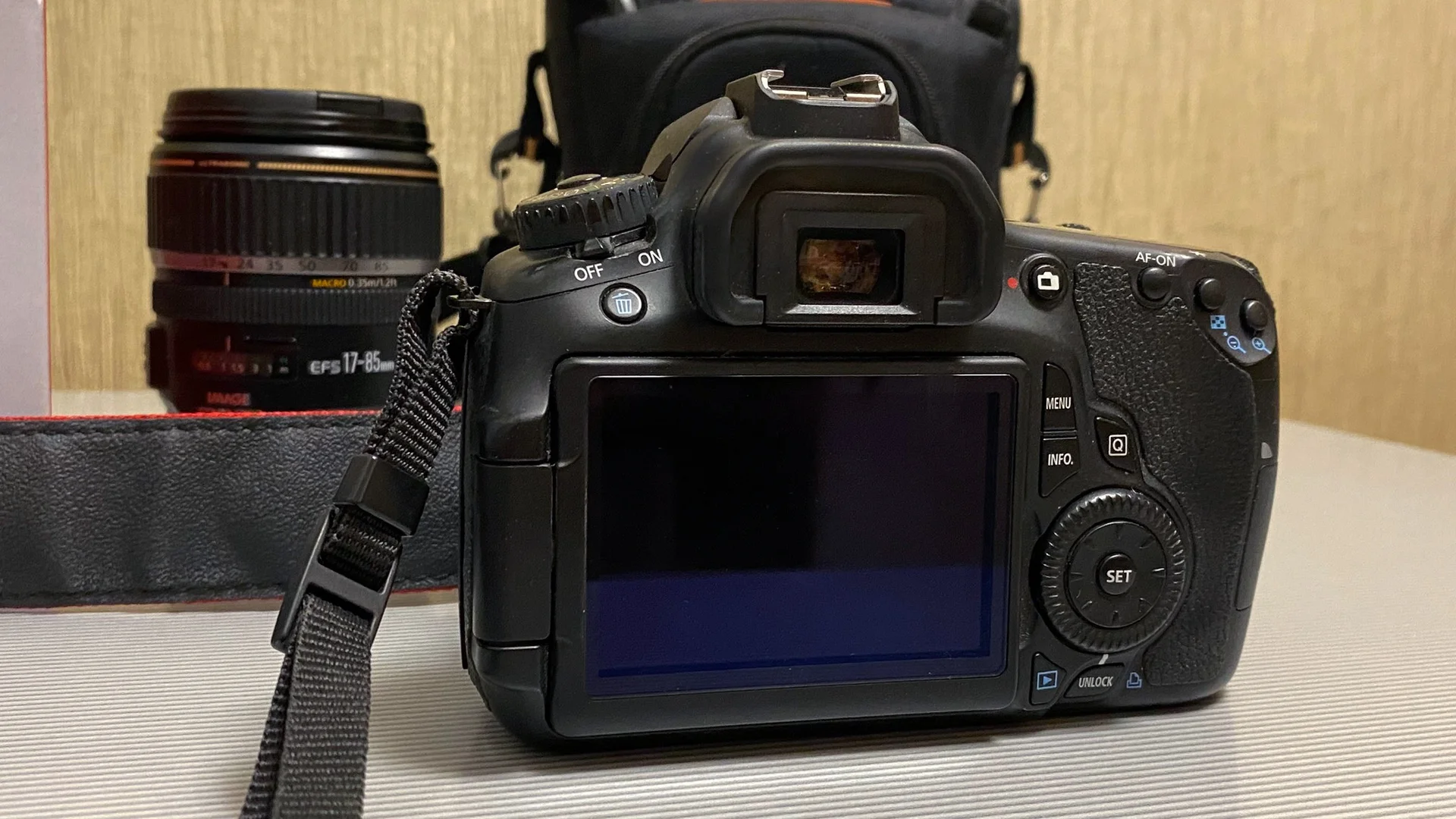 Фотоаппарат Canon EOS 60D с объективами - миниатюра 2