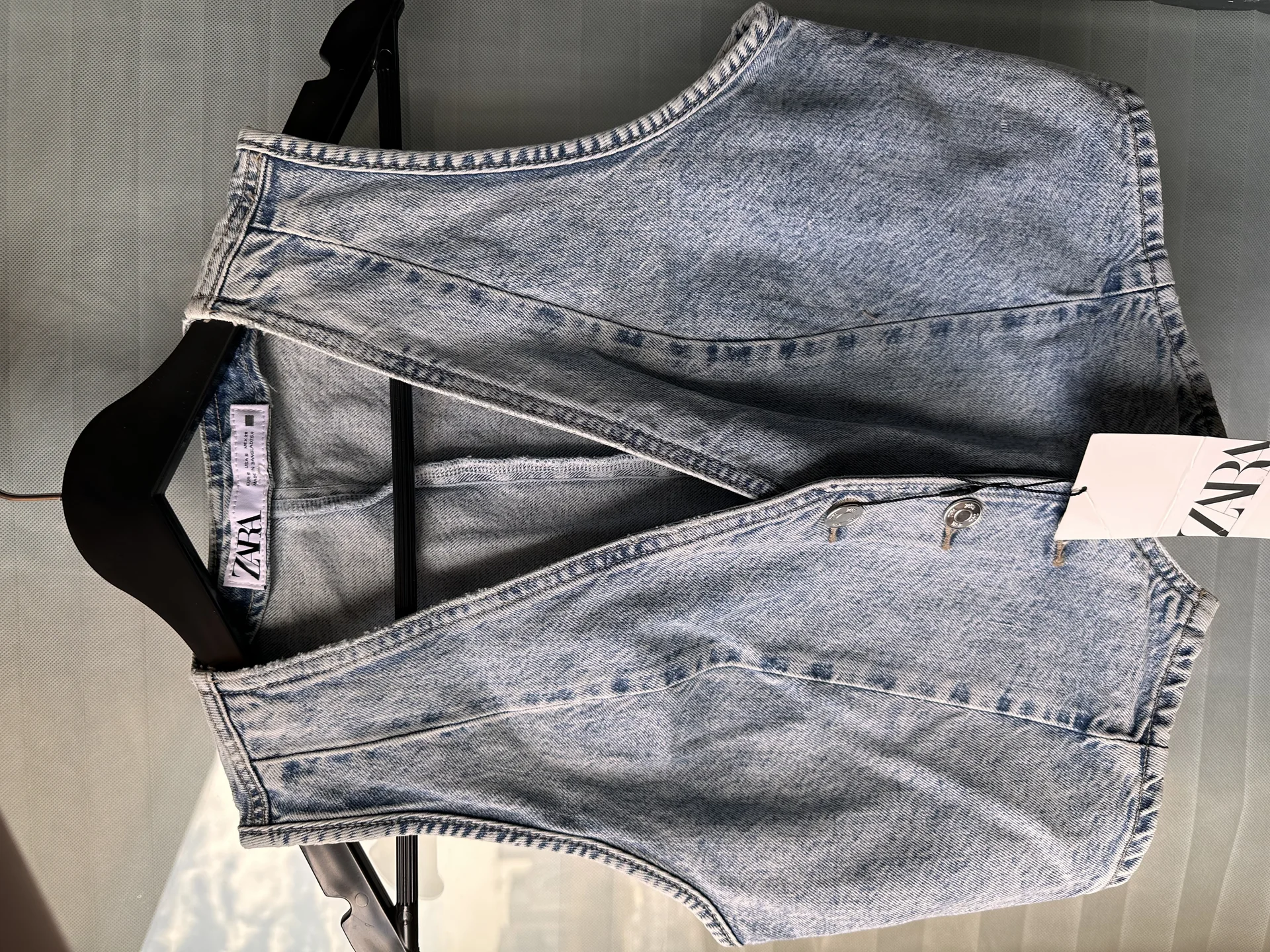 Джинсовая жилетка Zara - изображение 1