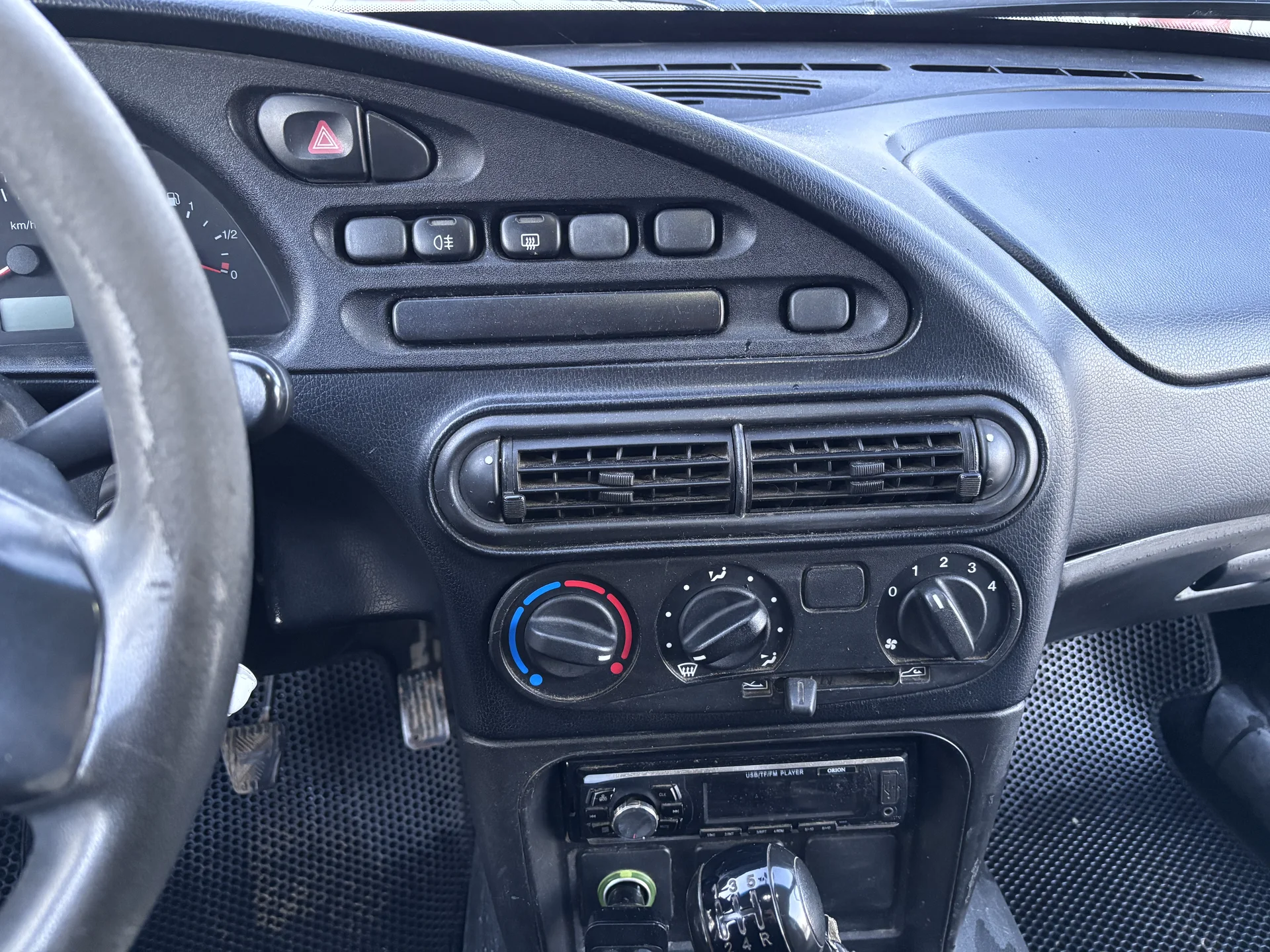 Продажа машины Chevrolet Niva 2014 года - миниатюра 10