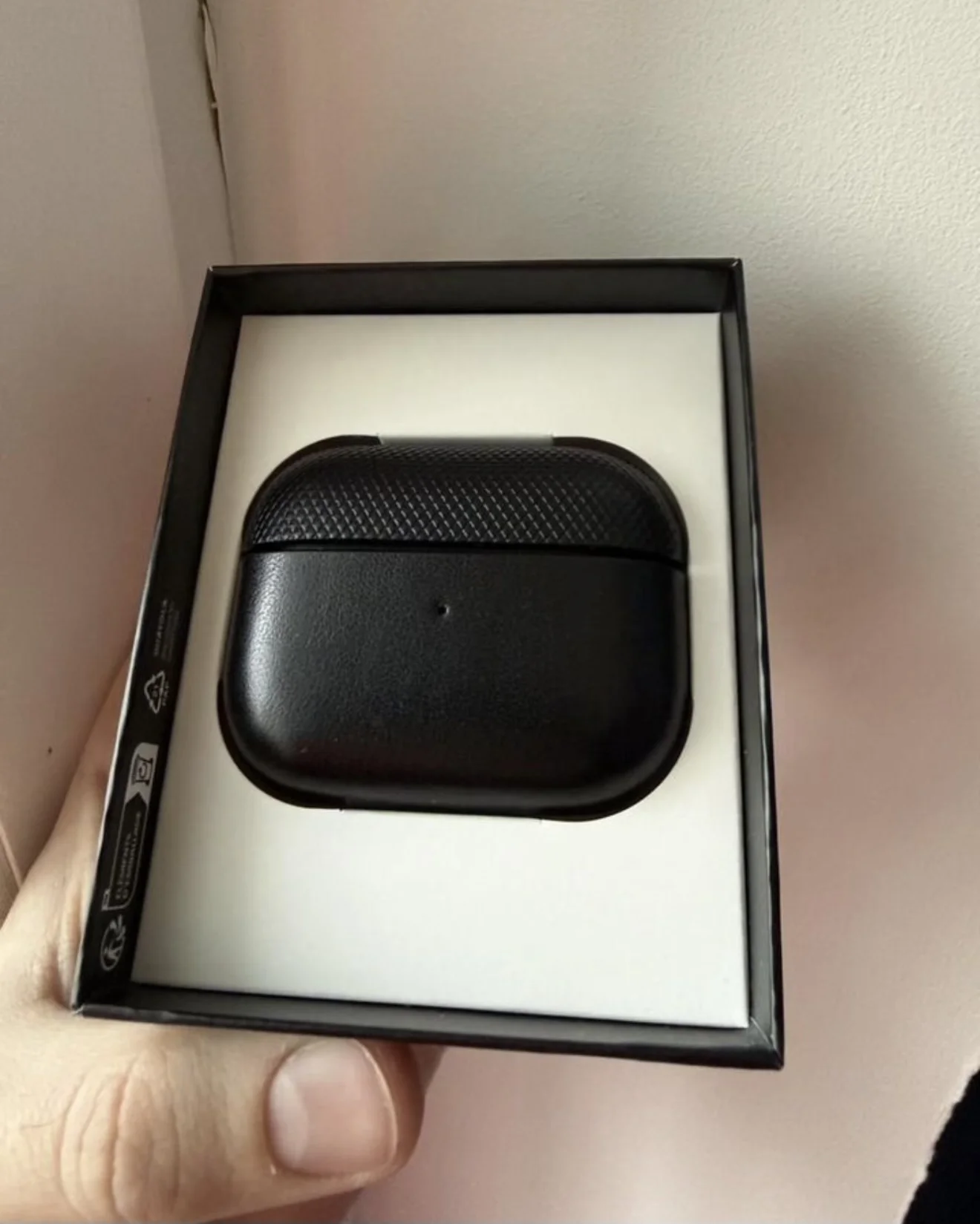 Чехол Native Union на Airpods pro 2 - миниатюра 2