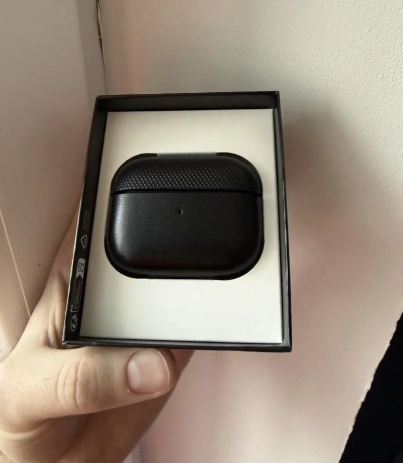 Чехол Native Union на Airpods pro 2 - миниатюра 3
