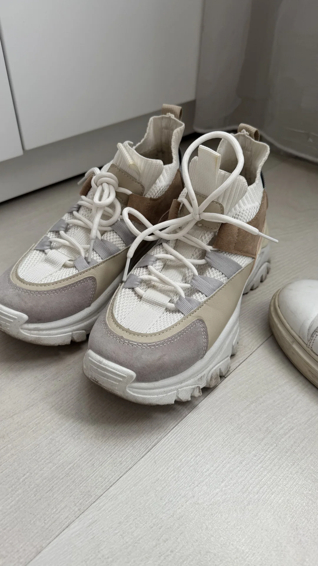 Кроссовки, кеды Женские 38-39 - миниатюра 2