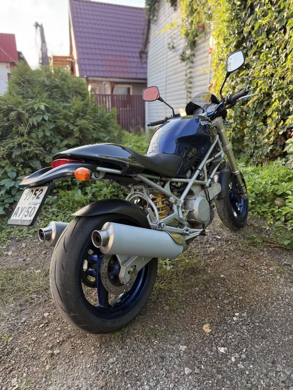Ducati Monster M400 - миниатюра 2