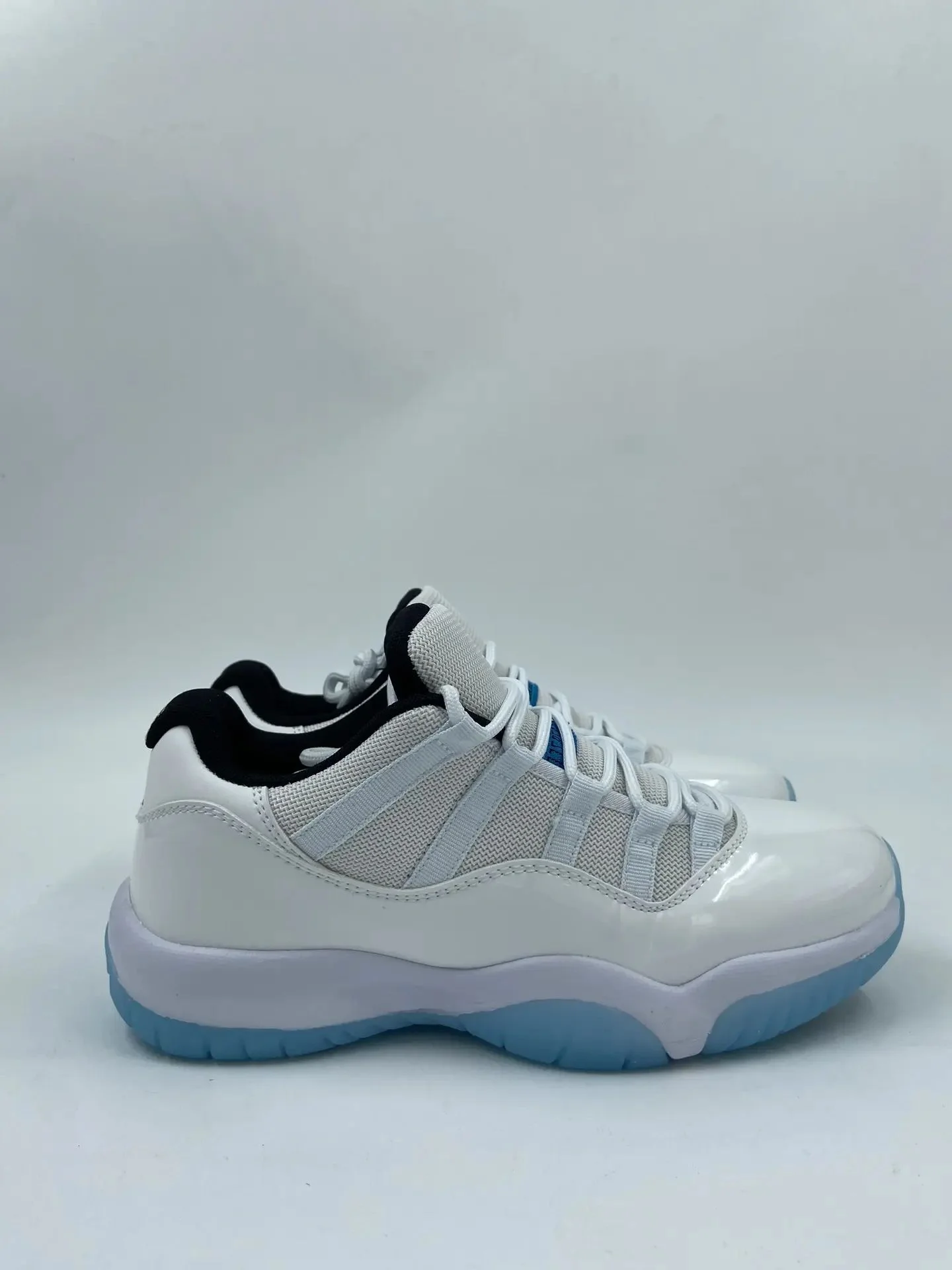 Кроссовки Jordan 11 белый размеры 37-41EUR - миниатюра 7