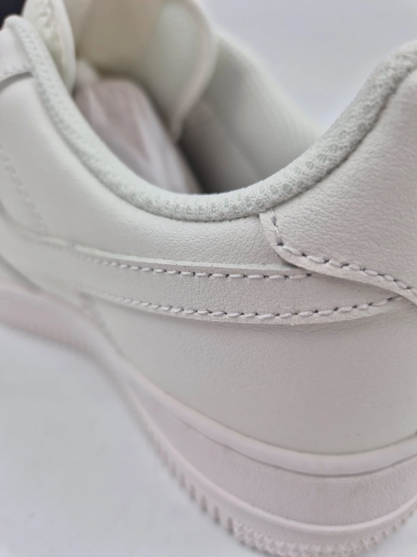 Кроссовки Nike Air Force 1 размеры 36-41 EUR - миниатюра 12