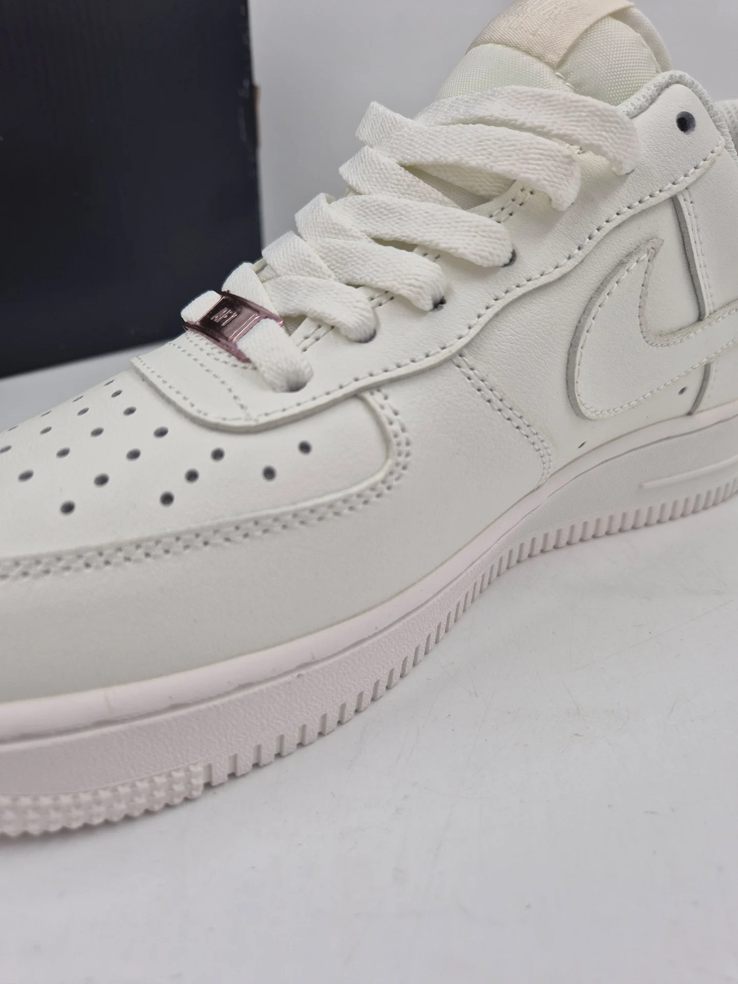 Кроссовки Nike Air Force 1 размеры 36-41 EUR - миниатюра 13