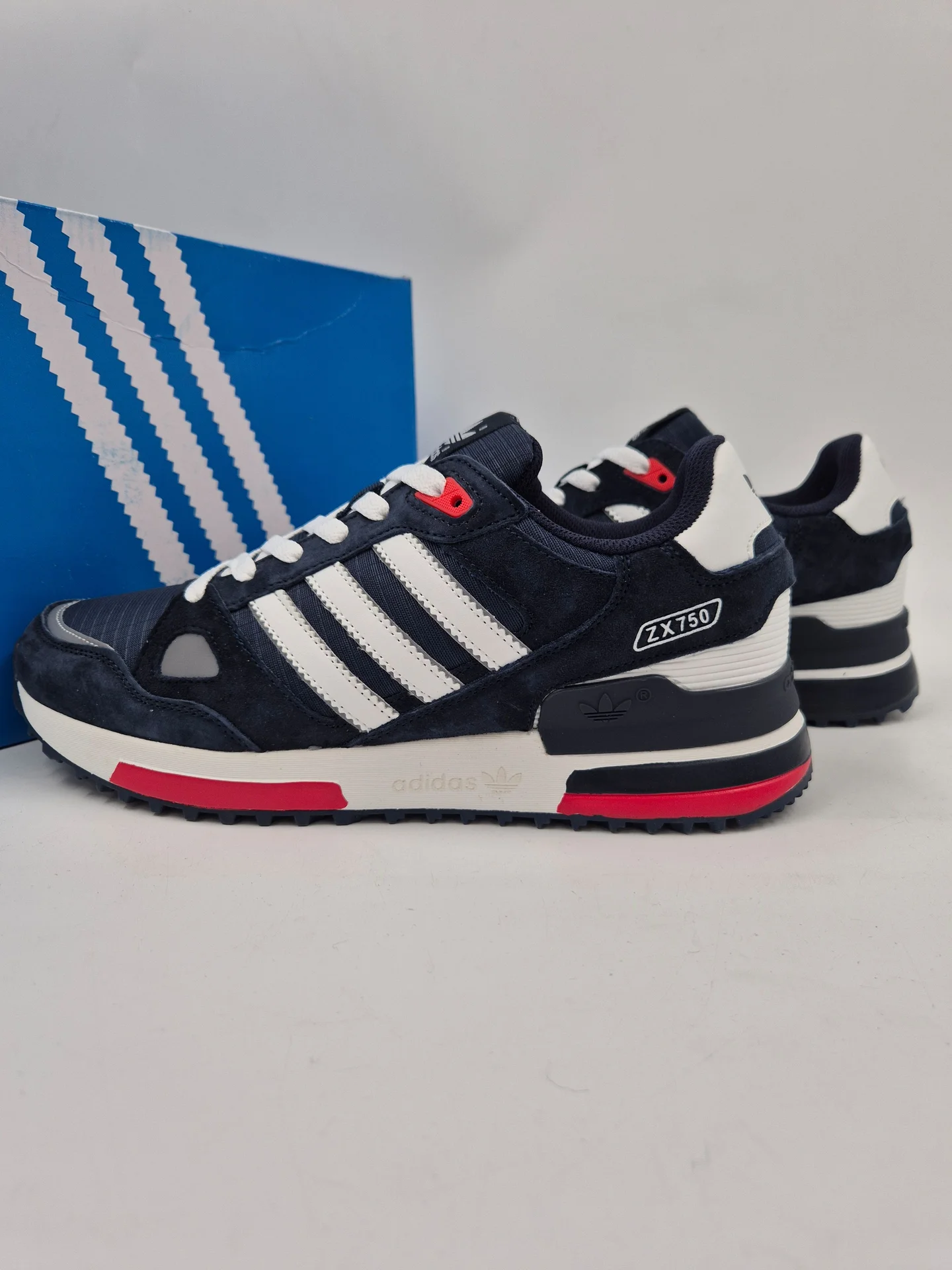 Кроссовки Adidas ZX750 размеры 41-46 EUR - миниатюра 2