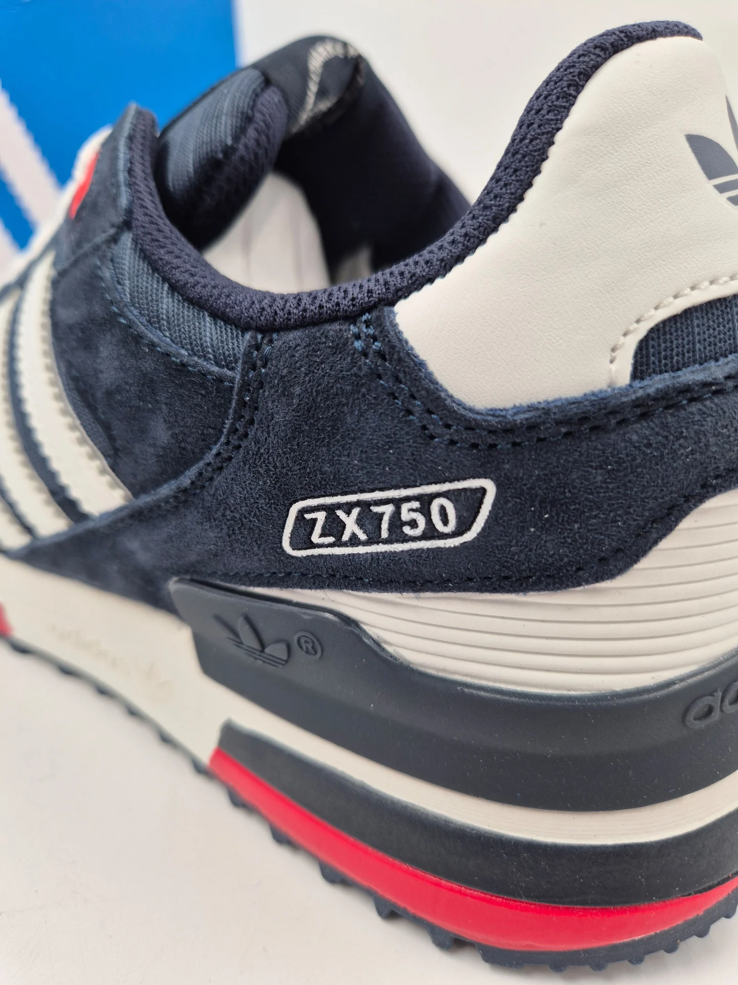 Кроссовки Adidas ZX750 размеры 41-46 EUR - миниатюра 15