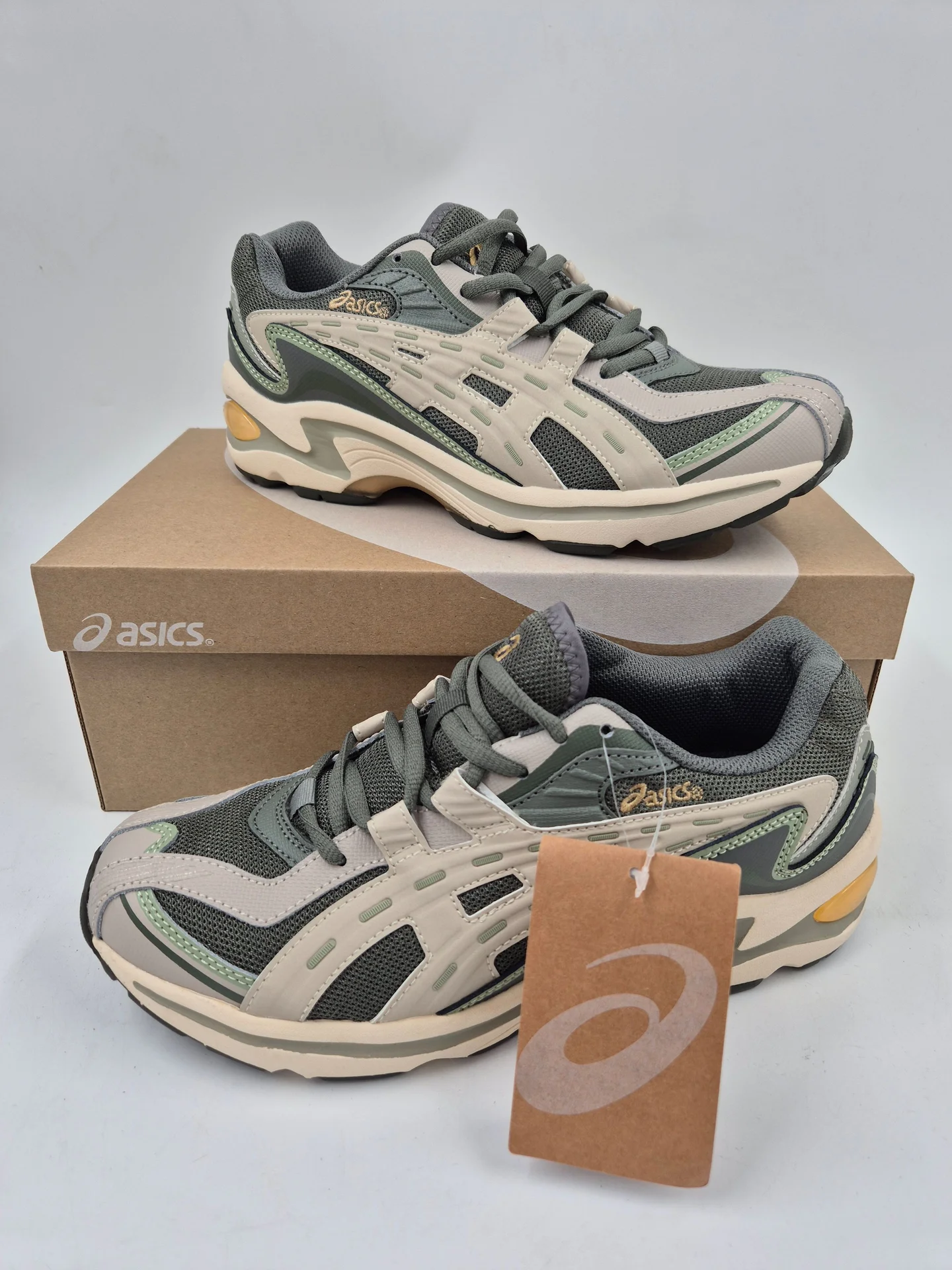 Кроссовки Asics premium размеры 41-45 EUR - изображение 1