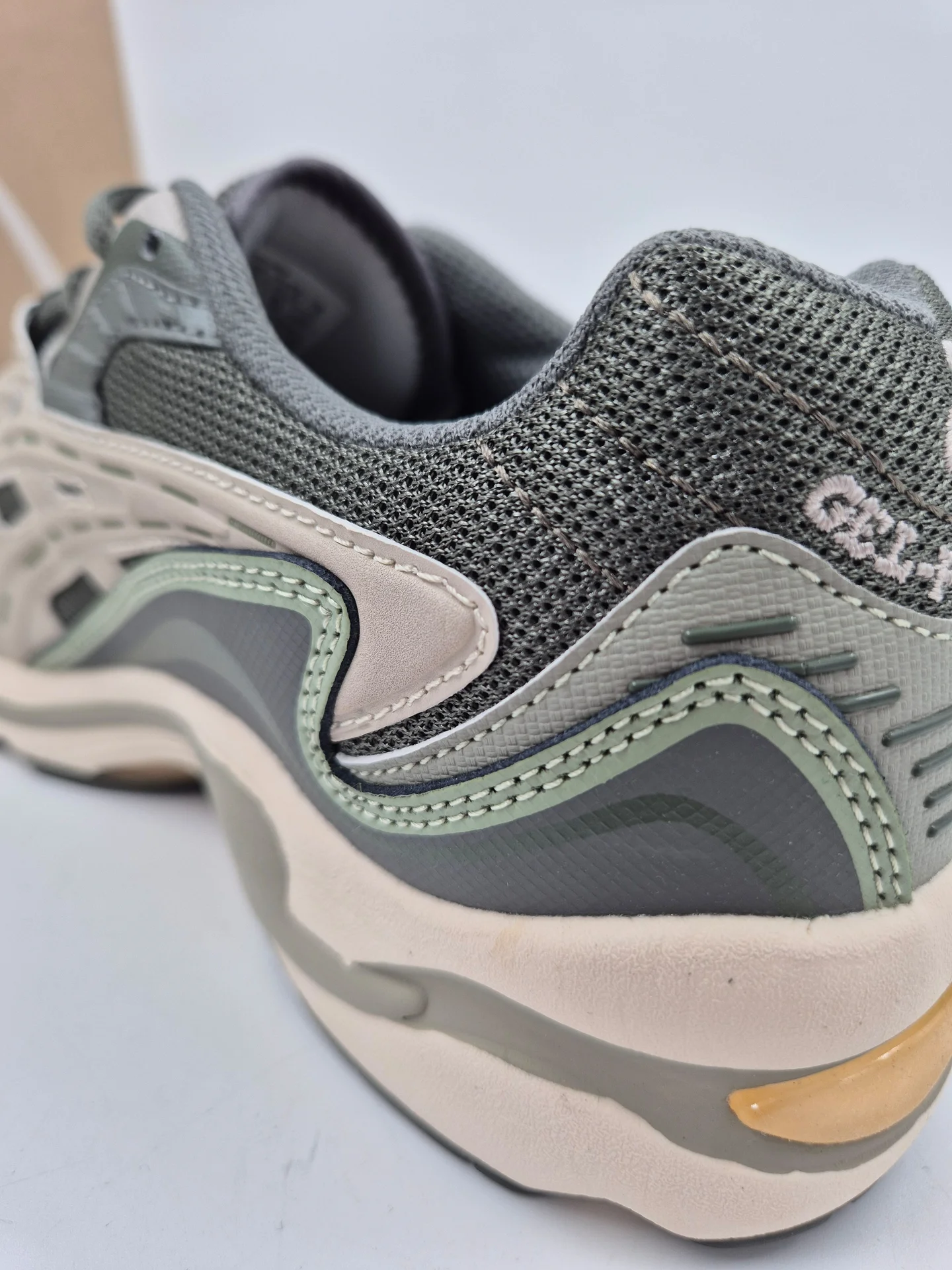 Кроссовки Asics premium размеры 41-45 EUR - миниатюра 10