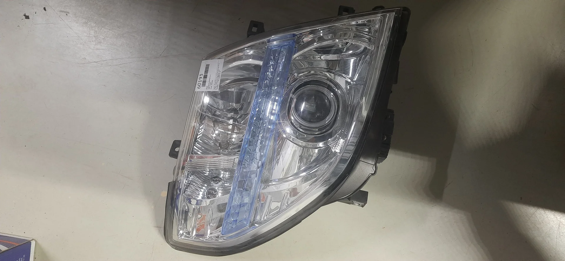 Фары для Nissan Elgrand n51 - миниатюра 2