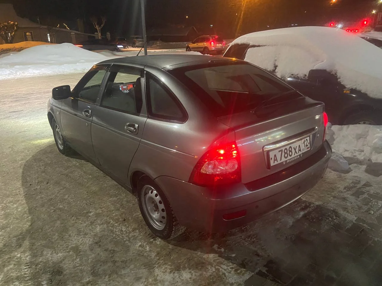 Lada Priora Люкс 2011г (Хэтчбэк) - миниатюра 2
