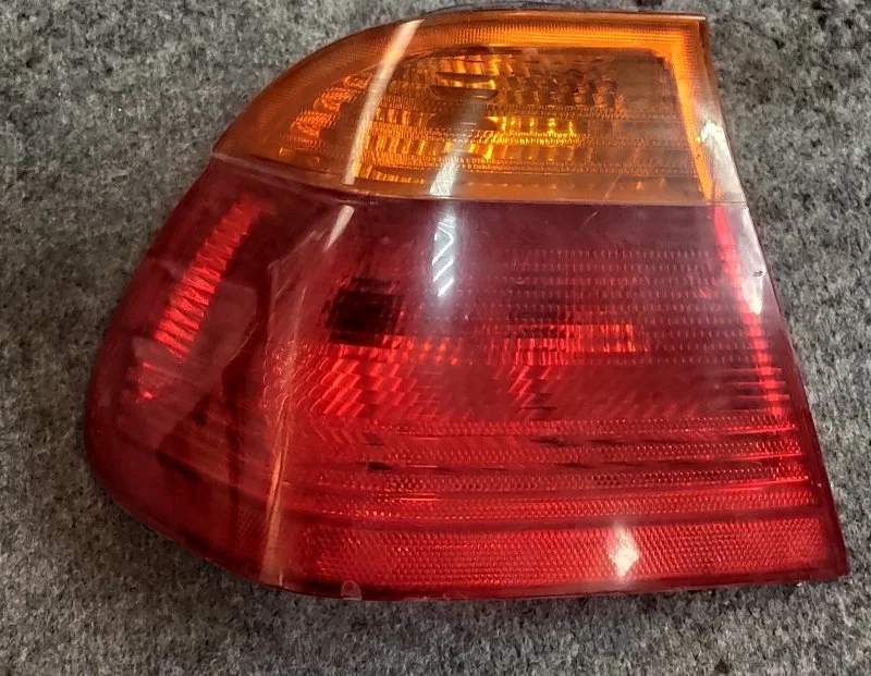 Фара задняя левая BMW e46 2.5 2000 - миниатюра 2